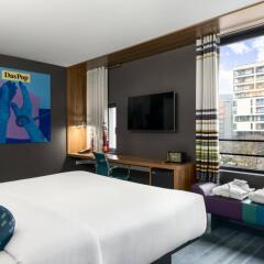 Отель Aloft Brussels Schuman 3* Номер Savvy с различными типами кроватей