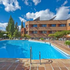Alixares Hotel бассейн