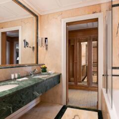 Отель The Westin Palace 5* Представительский люкс с различными типами кроватей фото 2