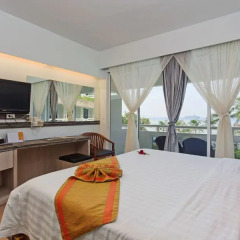 Отель The Bliss Suite Patong Номер Делюкс с различными типами кроватей фото 5