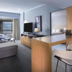 Отель New York Hilton Midtown 4* Представительский люкс с различными типами кроватей фото 3