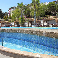 Отель Kadikale Resort – All Inclusive бассейн