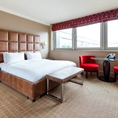 Отель The May Fair, A Radisson Collection 5* Улучшенный номер с различными типами кроватей фото 4
