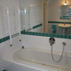 Charles Bridge International Hostel Прага ванная