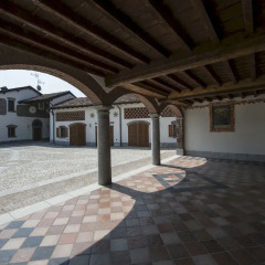 Hotel Sesmones Корнельяно Лауденсе вид на фасад фото 2