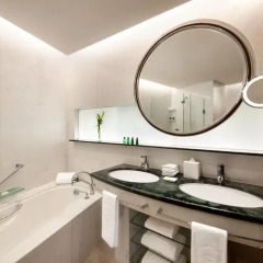 Отель Pudong Shangri-La East Shanghai 5* Номер Executive с различными типами кроватей фото 5