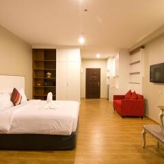 Отель V8 Seaview Jomtien Таиланд, Паттайя - отзывы, цены и фото номеров - забронировать отель V8 Seaview Jomtien онлайн комната для гостей фото 2