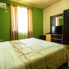 Отель Eagle Hotel Албания, Тирана - отзывы, цены и фото номеров - забронировать отель Eagle Hotel онлайн комната для гостей фото 5