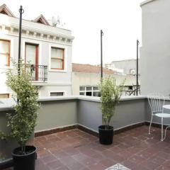 Downtown Istanbul Hostel Турция, Стамбул - 1 отзыв об отеле, цены и фото номеров - забронировать отель Downtown Istanbul Hostel онлайн балкон