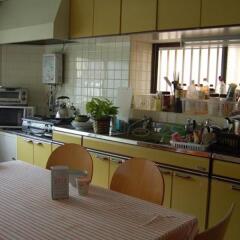 Отель Guest House Aloha Spirit Hakata Station Фукуока в номере
