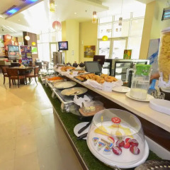 Parkside Suites Hotel Apartment питание
