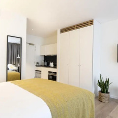 Отель PREMIER SUITES PLUS Antwerp 3* Пентхаус студия с различными типами кроватей фото 4