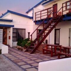 Отель Fisherhaven Traveller's Lodge вид на фасад фото 2