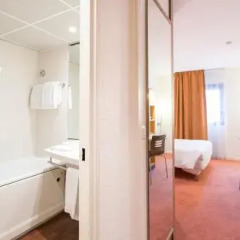 Отель Canal Suites Paris La Villette 3* Люкс Комфорт с различными типами кроватей фото 5
