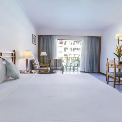 Отель Amora Beach Resort Phuket комната для гостей фото 14