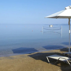 Отель Anthemus Sea Beach Hotel & Spa Греция, Ситония - 2 отзыва об отеле, цены и фото номеров - забронировать отель Anthemus Sea Beach Hotel & Spa онлайн пляж