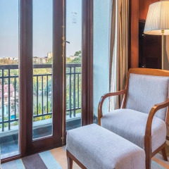 Chatrium Hotel Royal Lake Yangon 5* Улучшенный номер с различными типами кроватей фото 7