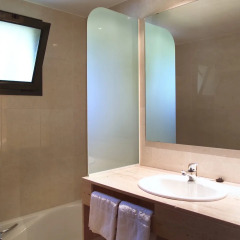 Отель Albamar Apartaments Испания, Льорет-де-Мар - 1 отзыв об отеле, цены и фото номеров - забронировать отель Albamar Apartaments онлайн ванная фото 2