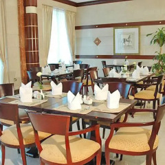 Отель Embassy Suites Hotel ОАЭ, Шарджа - отзывы, цены и фото номеров - забронировать отель Embassy Suites Hotel онлайн питание