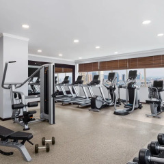 Отель Doubletree By Hilton Ras Al Khaimah фитнесс-зал