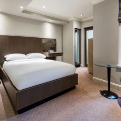 Отель Radisson Blu Edwardian Bloomsbury Street 4* Улучшенный номер с двуспальной кроватью