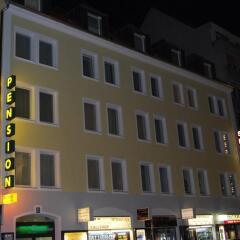 Отель Pension/Guesthouse am Hauptbahnhof вид на фасад фото 2