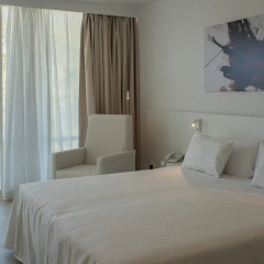 Отель Els Pins Resort & Spa 4* Номер Делюкс с различными типами кроватей фото 8