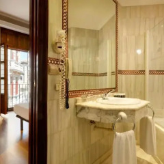 Отель Triunfo Granada 4* Стандартный семейный номер с двуспальной кроватью фото 2