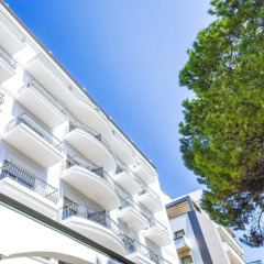 Hotel Continental Rimini вид на фасад