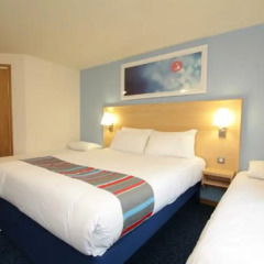 Отель Travelodge Park Royal Лондон комната для гостей