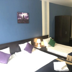 Concert Hotel 3* Улучшенный семейный номер с двуспальной кроватью