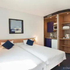 Отель Canal Suites Paris La Villette 3* Люкс Комфорт с различными типами кроватей фото 4