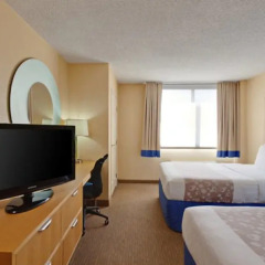 Отель La Quinta Inn & Suites Lax Лос-Анджелес комната для гостей фото 5