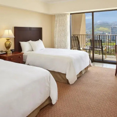 Отель Hilton Hawaiian Village Waikiki Beach Resort 4* Стандартный номер с 2 отдельными кроватями