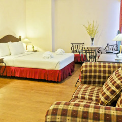 Golden Peak Hotel & Suites комната для гостей