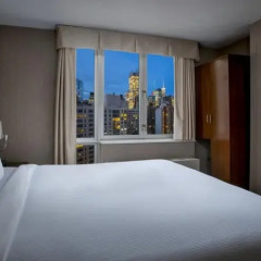 Отель DoubleTree by Hilton New York Downtown 4* Люкс с двуспальной кроватью