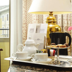 Hotel Beverly Hills в номере