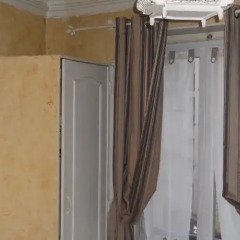 Отель Hôtel Le Petit Trianon ванная