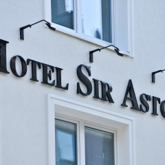 Отель Sir & Lady Astor Германия, Дюссельдорф - 1 отзыв об отеле, цены и фото номеров - забронировать отель Sir & Lady Astor онлайн вид на фасад фото 2