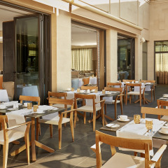 Отель The Alexander, A Luxury Collection Hotel, Yerevan Армения, Ереван - отзывы, цены и фото номеров - забронировать отель The Alexander, A Luxury Collection Hotel, Yerevan онлайн питание фото 3