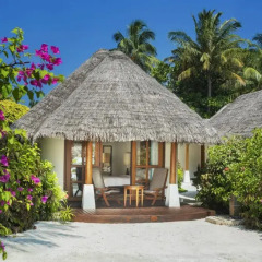 Отель Sheraton Maldives Full Moon Resort & Spa 5* Коттедж с различными типами кроватей фото 2