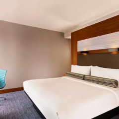 Отель Aloft London Excel 4* Стандартный номер с различными типами кроватей