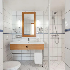 Отель Green Park Hotel Klaipeda Литва, Клайпеда - 7 отзывов об отеле, цены и фото номеров - забронировать отель Green Park Hotel Klaipeda онлайн ванная