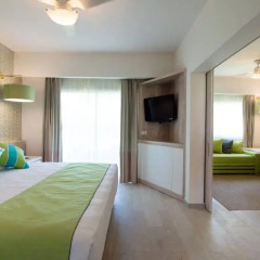Отель Grand Sirenis Punta Cana Resort Casino & Aquagames 4* Семейный люкс с различными типами кроватей фото 2