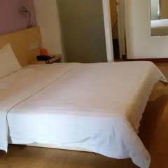 Отель 7 Days Inn (Guangzhou Huanghuagang Metro Station) комната для гостей фото 8