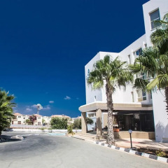 Отель Polycarpia Hotel Кипр, Протарас - отзывы, цены и фото номеров - забронировать отель Polycarpia Hotel онлайн парковка