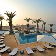 Отель Hilton Dead Sea Resort & Spa бассейн