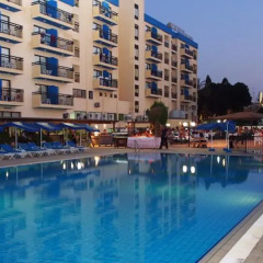 Kapetanios Bay Hotel бассейн фото 4