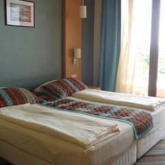 Hotel Mirage комната для гостей