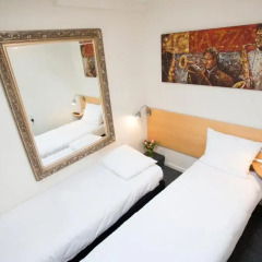 Quentin England Hotel 2* Стандартный номер с различными типами кроватей (общая ванная комната) фото 2